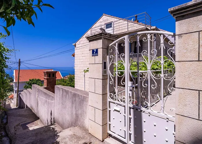 Stella - One Bedroom With Terrace A2 公寓